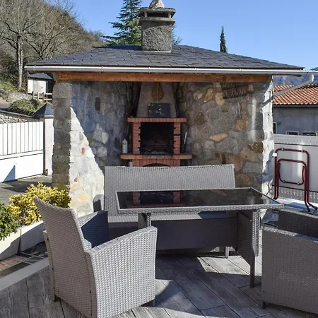 Casa vacanze Lovely In With Wifi